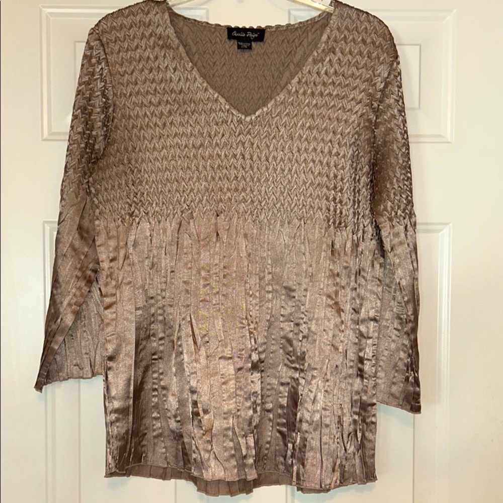 Charlie Paige Pleated Metallic V-Neck Women's Top L/XL Tan/Gold Sheen Glam